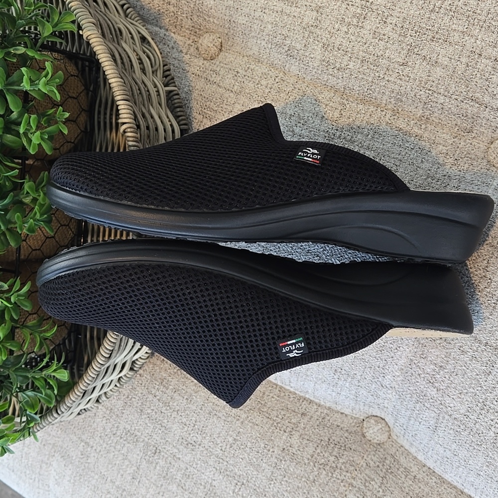 Fly Flot Black Clogs - Picture 5 of 12